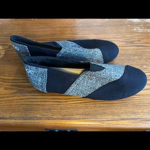 GFranco unisex indoor/outdoor dance shoes.  New.  Includes original bag.